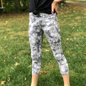 Girls Athleta capri workout pants